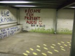 along with yellow footsteps (presumably to the yellow brick road), the slogan 'r�claime ton pr�sent aussi 
nom de dieu'