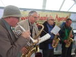 Once again the despicable Government sponsored international Arms Fair was held in London Docklands at the Excel Centre. East London Against the Arms Fair (ELAAF) and supporters were there to protest
Here silver & brass in evidence