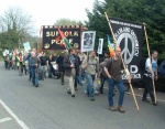 more marchers on the same lane