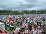 all participants were encouraged to wear white t-shirts - here a sea of white greets the eye but there was always the odd spot of colour