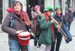 a band by the raodside to encourage the marchers on