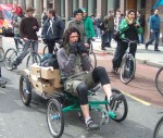 another pause, and all morning from time to time I've been thinking, I wonder where on earth in the City of London they could have found a pice of land on which to have a Climate Camp?
and we're now on our bikes outside the Climate Exchange building for the second time when suddenly...